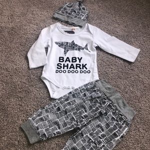 Baby shark outfit